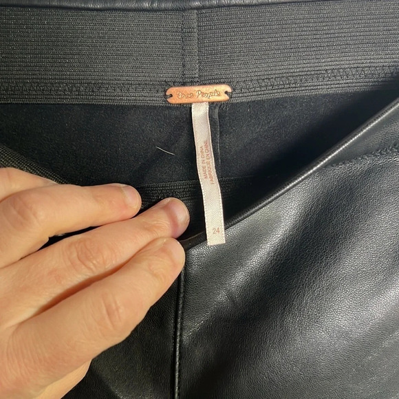 Free People Never Let Go Leggings Faux Leather Stretch High Rise Black Size 24 - Picture 6 of 7